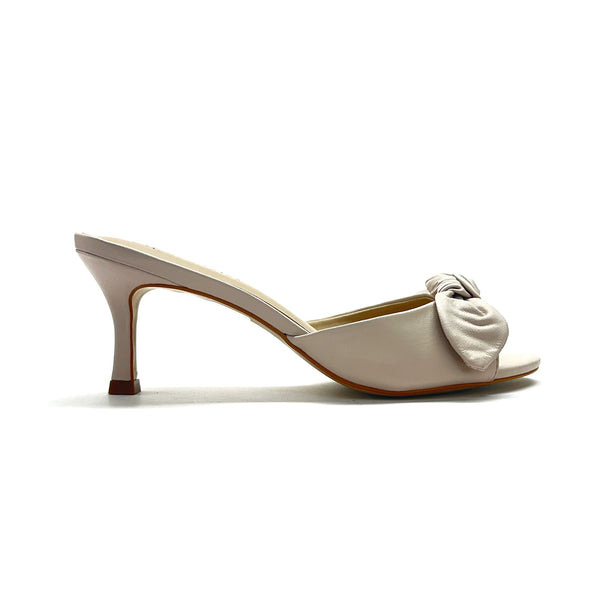 Mule Iris con nudo