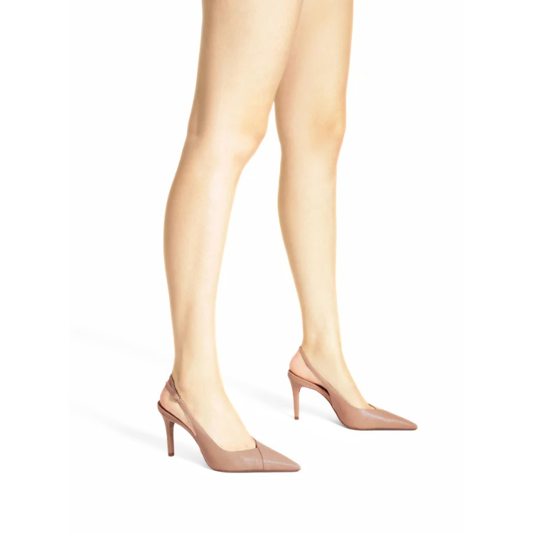 Slingback de punta con tacón alto
