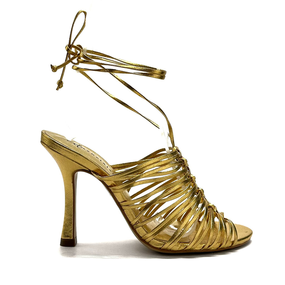 Sandalia Bloom de amarrar en color Gold — Esenciales II de María Conchita Alcalá