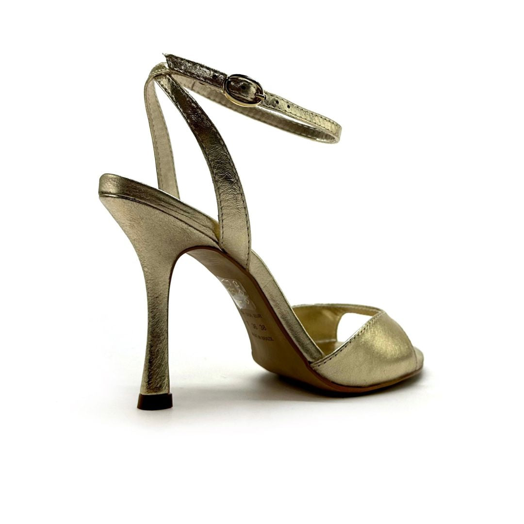Sandalia Stella de tacón alto en color Champagne — Esenciales II de María Conchita Alcalá