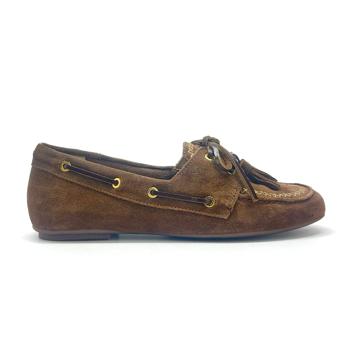Mocasín náutico de gamuza en color Brownie — Esenciales II de María Conchita Alcalá