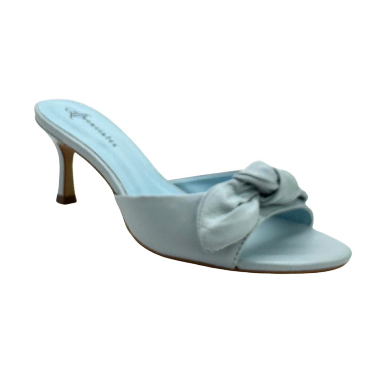 Mule Iris con nudo en color Blue Sky — Esenciales II de María Conchita Arcalá