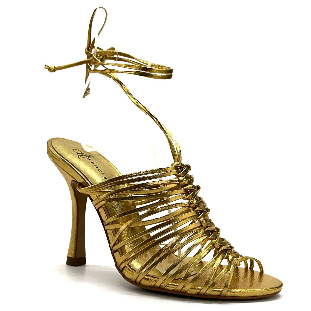 Sandalia Bloom de amarrar en color Gold — Esenciales II de María Conchita Alcalá