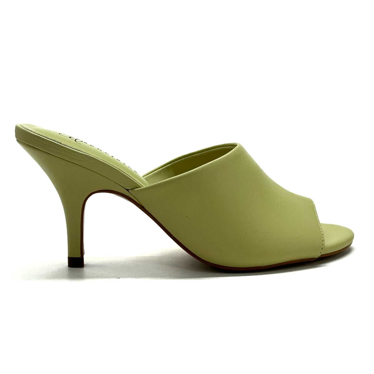 Mule Nova de tacón fino en color Limoncelo — Esenciales II de María Conchita Alcalá