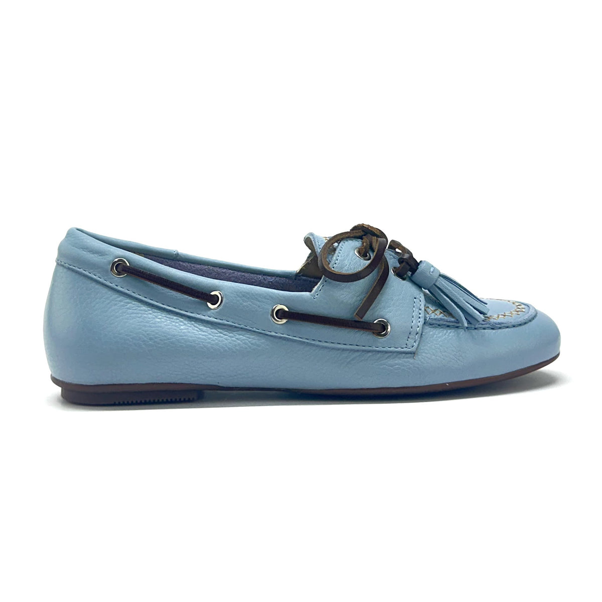 Mocasín náutico de gamuza en color Candy Blue — Esenciales II de María Conchita Alcalá