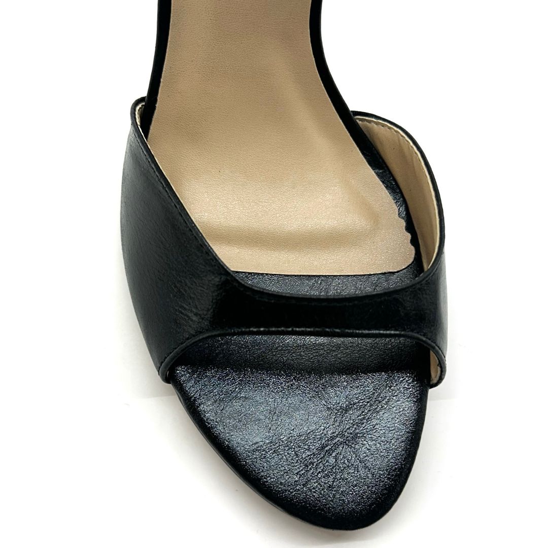 Sandalia Stella de tacón alto en color Black — Esenciales II de María Conchita Alcalá