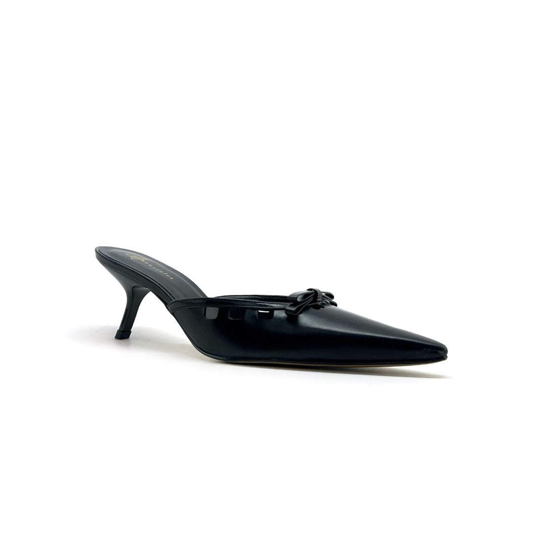 Mule Bella de tacón kitten en color Black — Esenciales II de María Conchita Alcalá