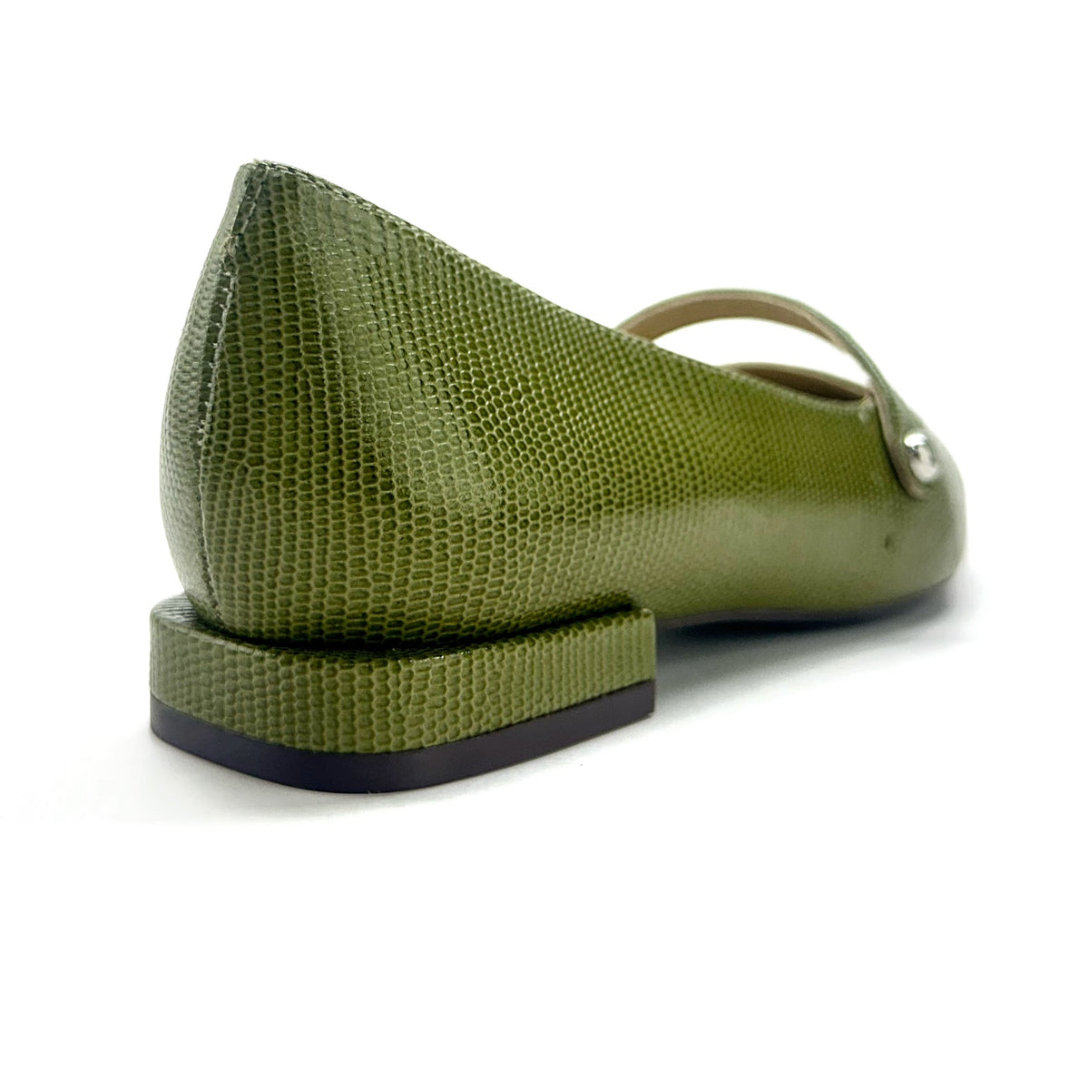 Mary Jane de punta en color Cedar — Esenciales II de María Conchita Alcalá