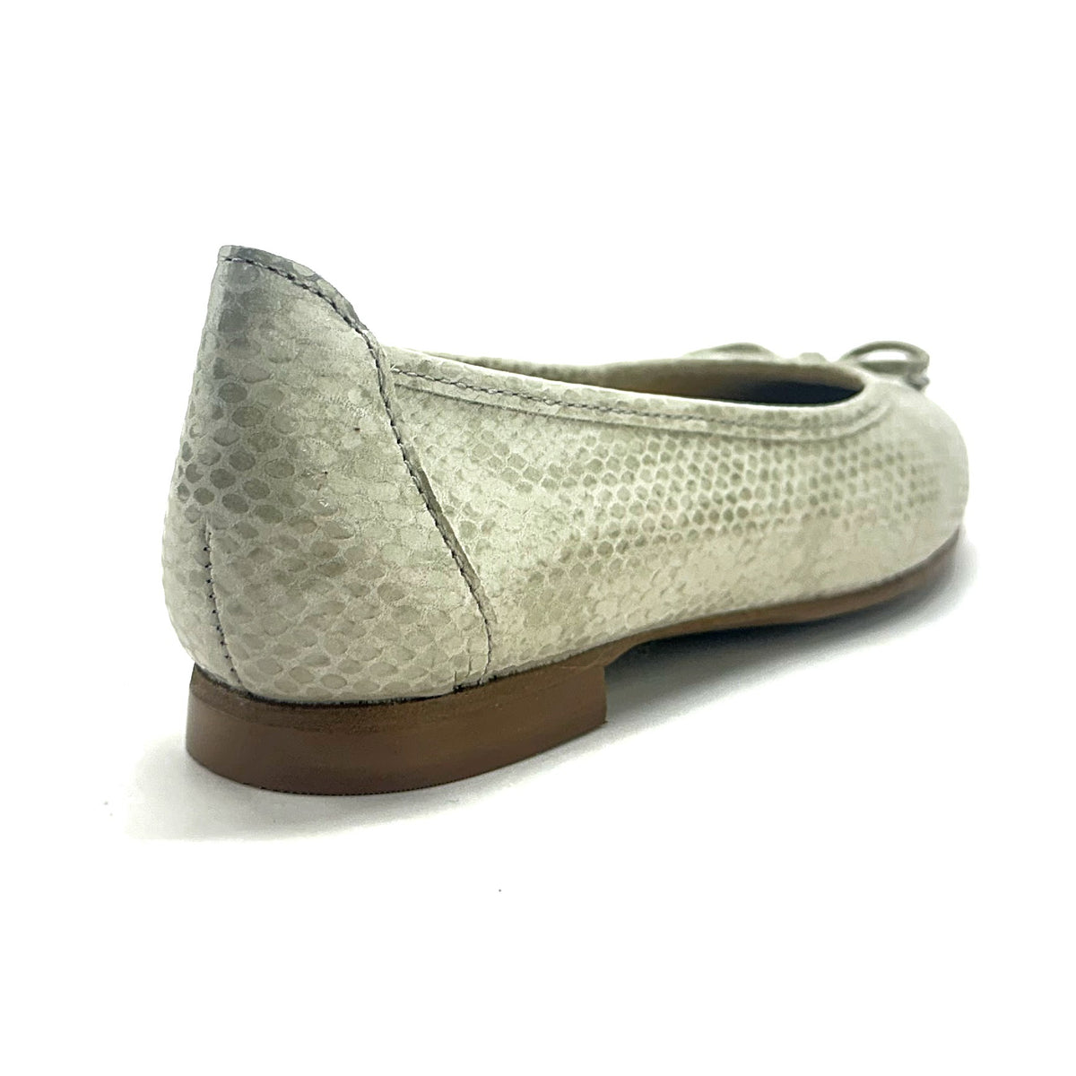 Ballerina Signature con lazo en color Python Gris — Esenciales II de María Conchita Alcalá